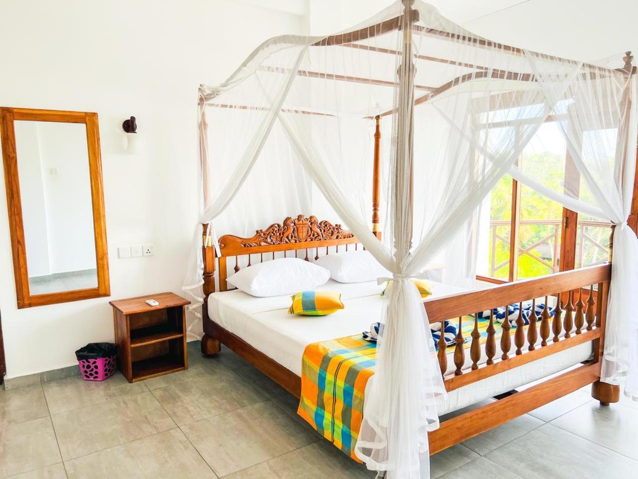 Twenty-Two Weligambay Hotel Weligama Buitenkant foto