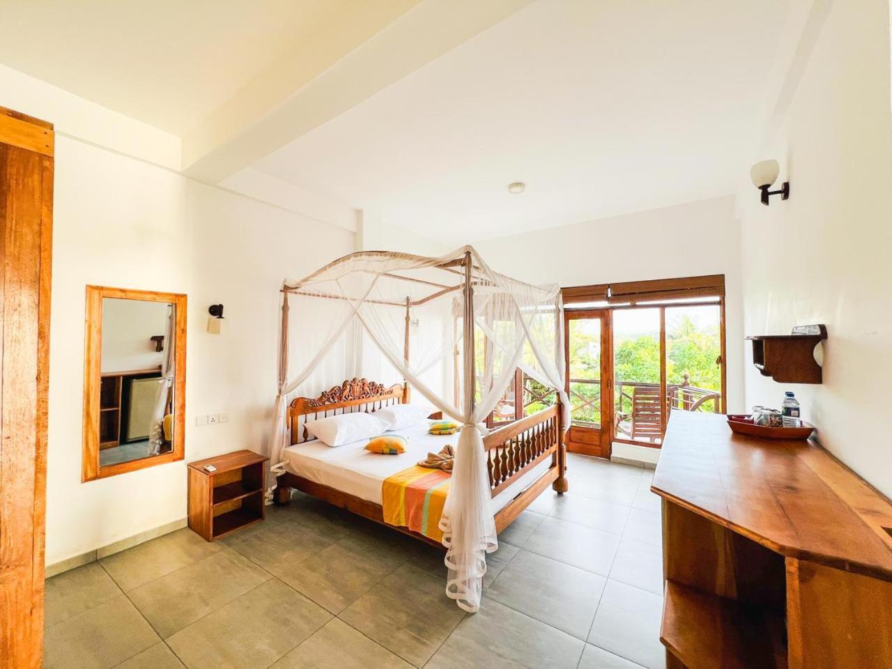 Twenty-Two Weligambay Hotel Weligama Buitenkant foto