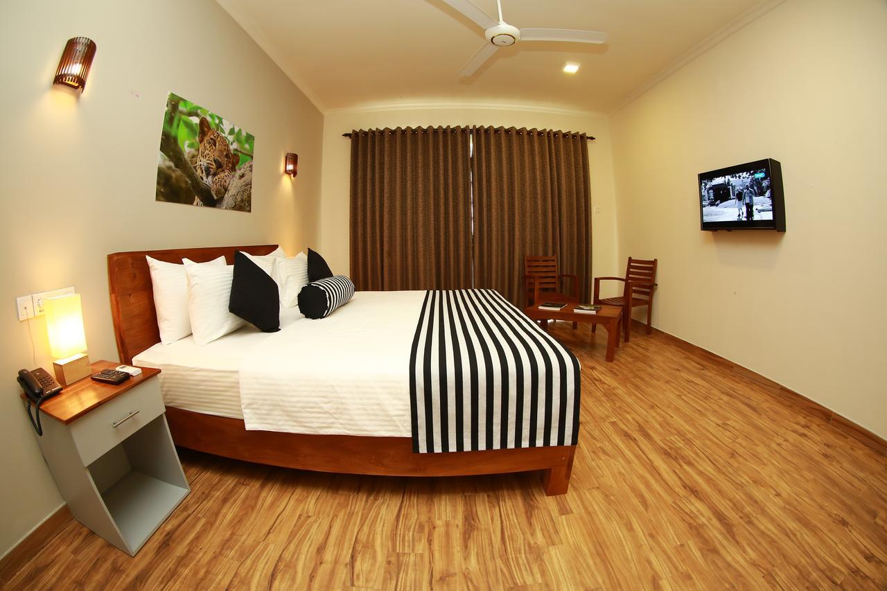 Twenty-Two Weligambay Hotel Weligama Buitenkant foto