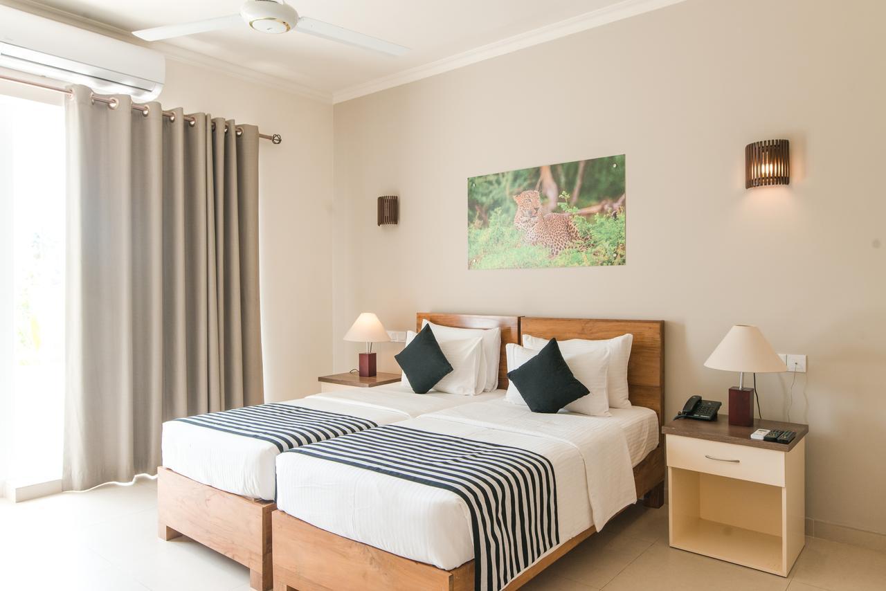 Twenty-Two Weligambay Hotel Weligama Buitenkant foto