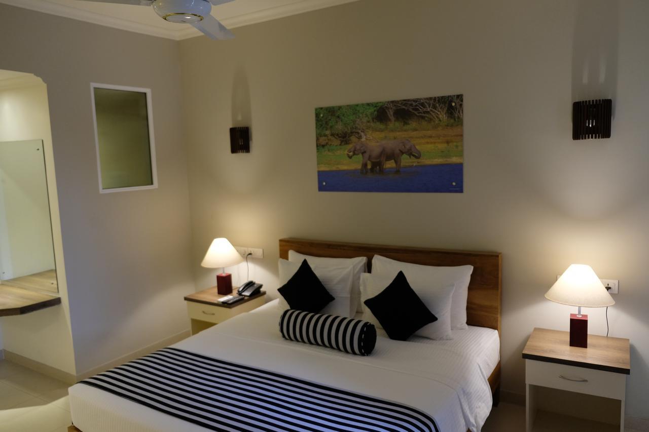 Twenty-Two Weligambay Hotel Weligama Buitenkant foto