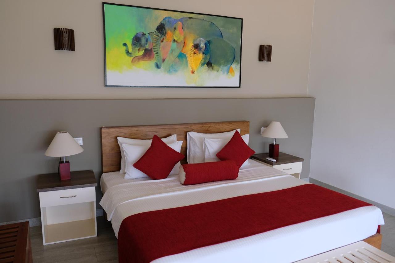 Twenty-Two Weligambay Hotel Weligama Buitenkant foto